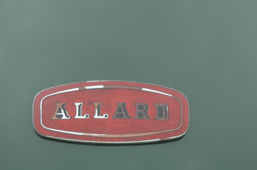 Логотип Allard K2 Roadster 1951 года  (фото 12 из 20)